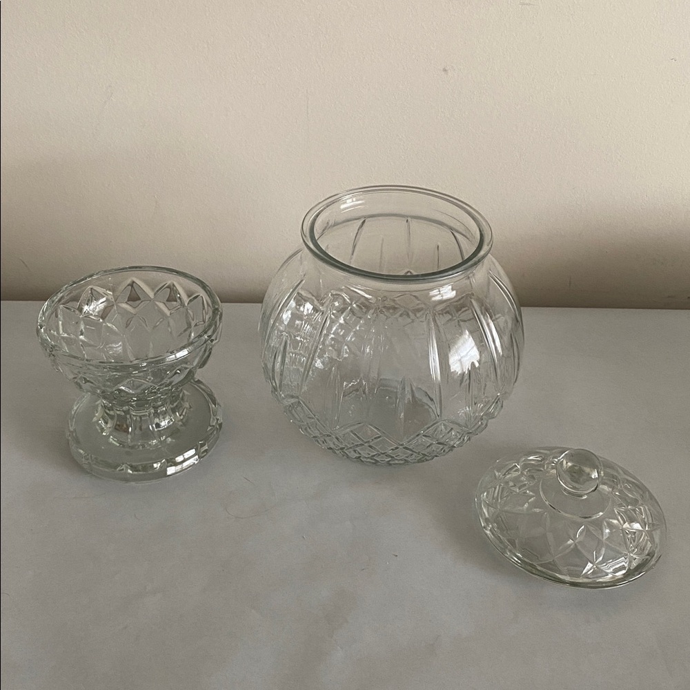 HOME JAMES GLASS Candy 
Apothecary Jar Elegant Crystal Glass Jar with Lid stand - Picture 2 of 5